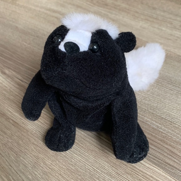 Floppies by GANZ 9" Benny Skunk CH1497 laying Bean Bag 1996 Floppy BeanBag Plush - Picture 4 of 9